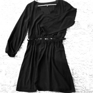 💕2/$20💕Apt. 9 Scalloped V-Neck Black Dress